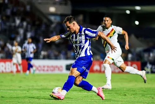 
				Em noite inspirada no Rei Pelé, CSA goleia o Sampaio Corrêa, pela Copa NE: 4x0
			
			
