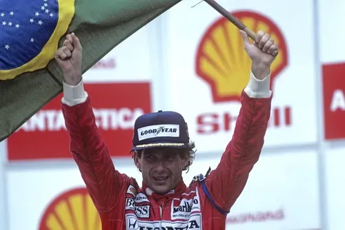 
				F1 lista 20 melhores pilotos da história, e Senna é único brasileiro
			
			