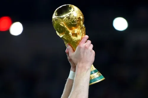 
				Fifa considera aumentar Copa do Mundo para 64 seleções, diz jornal
			
			