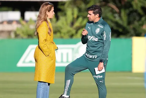 
				Fracassos no mercado e vaias aumentam pressão por reforços no Palmeiras
			
			