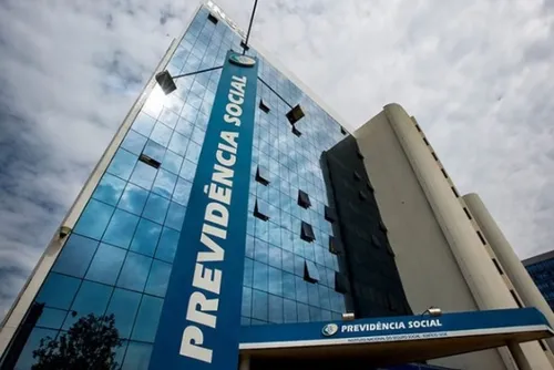 
				INSS antecipará pagamentos de aposentados e pensionistas
			
			