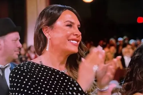 
				Karla Sofía Gascón diz que estava chapada na cerimônia do Oscar
			
			
