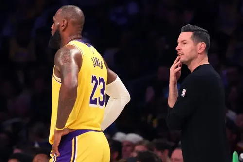 
				LeBron James tem lesão confirmada e pode desfalcar Lakers por duas semanas na NBA
			
			