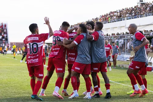 
				Louzer Ganha o “Oscar” do Futebol e o CRB Grita: “Ainda Estamos Aqui”
			
			