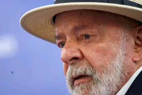 
				Desaprovação ao governo Lula dispara 7 pontos e chega a 56%; veja números!
			
			