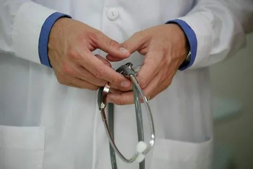 
				Apenas seis cursos de medicina têm nota máxima no Enade
			
			