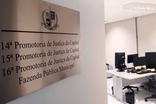 
				MP recomenda que Secom de Maceió cancele contrato com empresa de ex-secretário
			
			