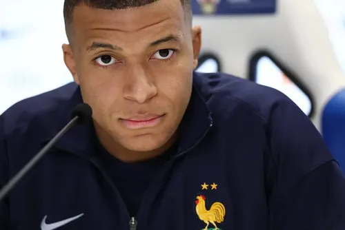 
				Mbappé revela lição após ter sido cortado das últimas convocações da França
			
			