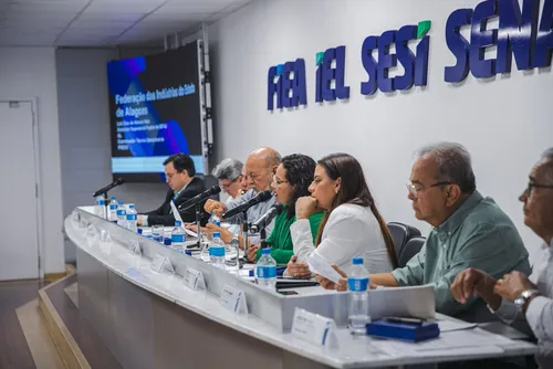 
				Morre, aos 67 anos, o empresário José Leonardo; Fiea presta solidariedade à família
			
			