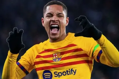 
				“Negócio quase fechado” sobre Vitor Roque no Palmeiras, diz jornalista
			
			