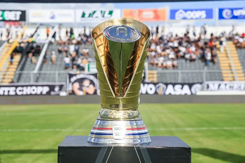 
				No Rei Pelé, CRB e ASA decidem quem levantará o troféu de campeão alagoano 2025
			
			