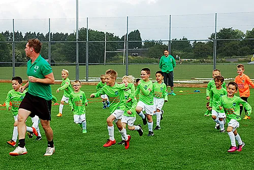 
				O Funil do Futebol: da Base ao Profissional – Sonhos, Realidades e Desafios
			
			