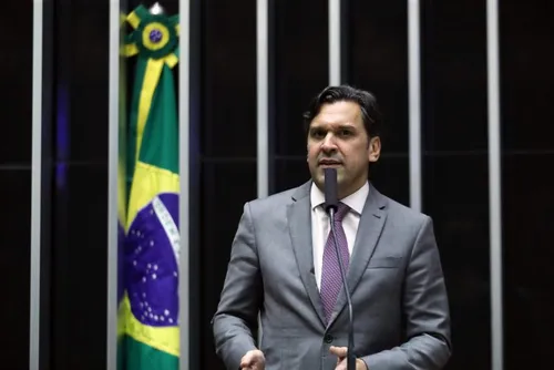 
				O que pensa a bancada de Alagoas após Lula enviar PL que isenta IR até R$ 5 mil
			
			