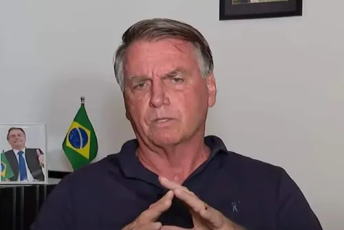 
				PGR avalia denunciar Bolsonaro por crime militar de ‘desobediência’
			
			
