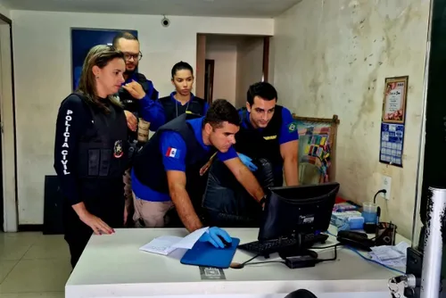 
				Polícia Civil prende jovem e apreende equipamentos em operação contra abuso infantil online em AL
			
			