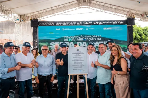
				Renan Filho afirma que investimentos tornarão Alagoas referência em infraestrutura rodoviária no NE
			
			