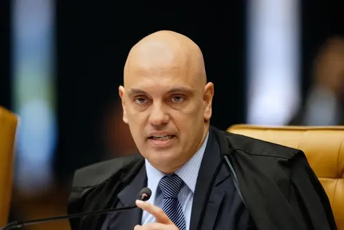 
				Moraes vota para condenar mais 7 por atos do 8 de Janeiro
			
			