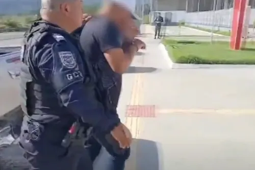 
				Suspeito de 'tentar ajudar' e trocar cartões de clientes de banco é preso em União dos Palmares
			
			