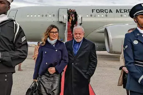 
				TCU libera joias de Bolsonaro e contêiners de Lula: não são patrimônio público
			
			