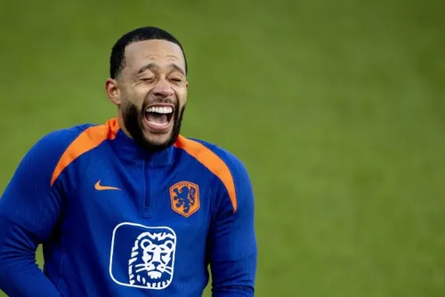 
				Técnico da Holanda confirma Memphis Depay titular contra a Espanha
			
			