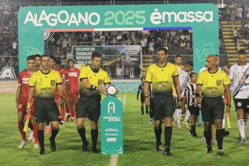 
				Tour da Taça: FAF apresenta o troféu do Campeonato Alagoano 2025
			
			