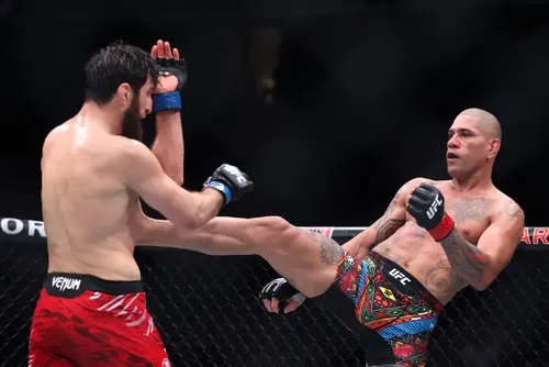 
				UFC 313: Ankalaev desbanca Poatan e se torna campeão; confira os resultados
			
			