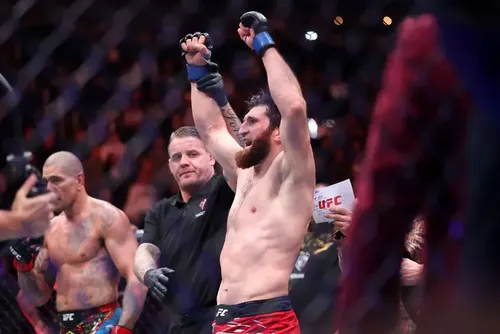 
				UFC 313: Ankalaev desbanca Poatan e se torna campeão; confira os resultados
			
			