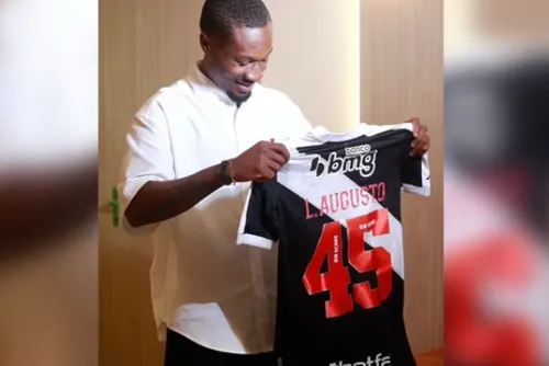 
				Vasco anuncia contratação de atacante que estava na Turquia
			
			