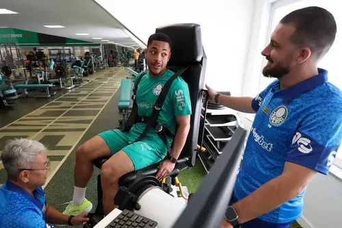 
				Vitor Roque exalta estrutura do Palmeiras
			
			