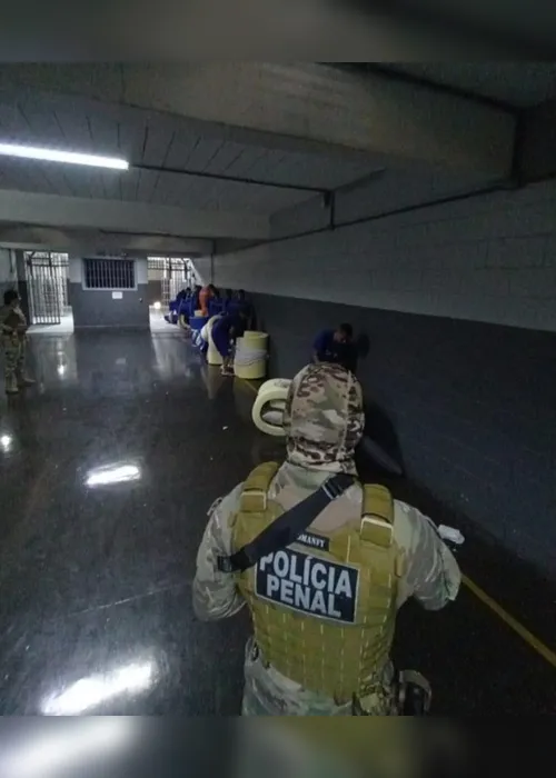 
			
				Para prevenir fugas e motins, operação transfere 540 reeducandos no Presídio do Agreste
			
			