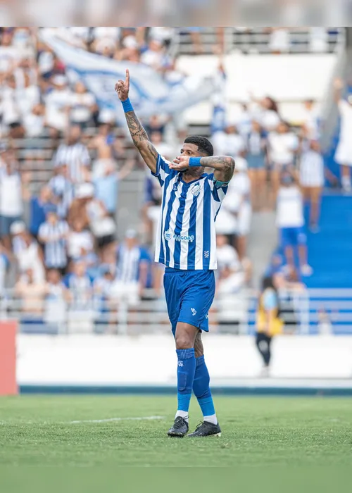 

				Tiago Marques promete mais gols pelo CSA: 'A gente vai continuar trabalhando para isso'

			