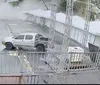 Vídeo: veja momento em que galpão desaba no Jaraguá e deixa quatro pessoas feridas imagem