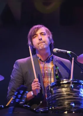 Baterista de banda de rock é preso por posse de pornografia infantil