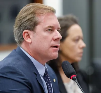 Marx Beltrão defende câmeras em salas de aula para combater maus-tratos em escolas de AL