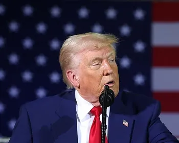 Americano, novo papa já compartilhou críticas contra Trump