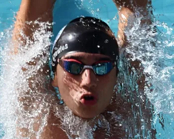 Atleta que superou afogamento na infância vai representar Alagoas no Brasileiro Juvenil de Natação