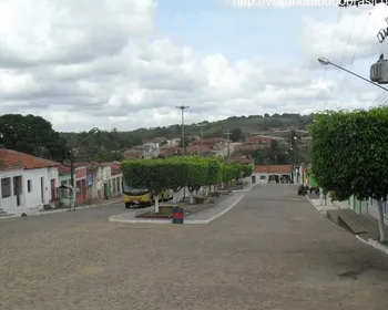 'Bala nos peitos': homem é acusado de ameaçar vizinho em Olho d'Água Grande