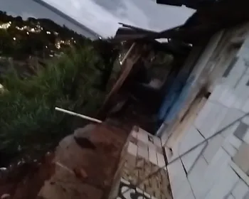 Barreira cede na Chã de Bebedouro após fortes chuvas em Maceió