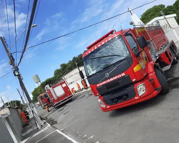 Bombeiros são acionados para conter vazamento de gás em supermercado na Serraria