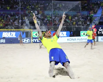 Brasil derrota Portugal e fica a uma vitória do hepta na Copa de futebol de areia