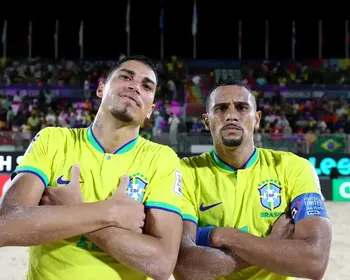 Brasil goleia Espanha e vai às semis da Copa do Mundo de Futebol de Areia