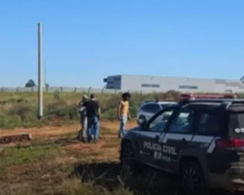Cabeça de bebê é encontrada ao lado de saco repleto de sangue