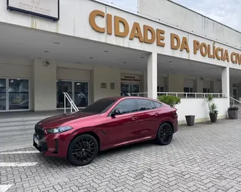 Carro de mais de R$ 1 milhão de Poze do Rodo foi levado à Cidade da Polícia