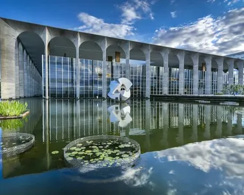 Concurso de diplomata: Itamaraty abre inscrições para 50 vagas