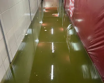 Corredores dos vestiários do Rei Pelé ficam alagados após chuvas em Maceió; veja imagens!