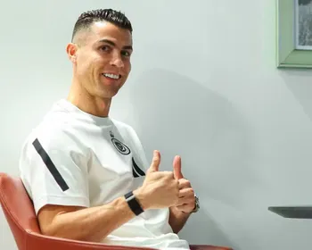 Cristiano Ronaldo é o atleta mais bem pago do mundo em 2025
