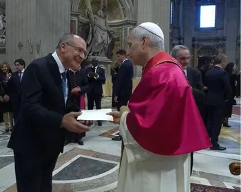 Em viagem ao Vaticano, Alckmin convida Leão XIV para a COP30 no Brasil