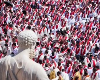 Habemus papam: conheça o cardeal que fará o anúncio do novo papa