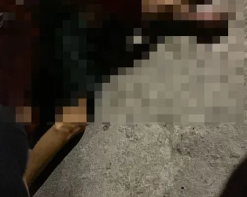 Homem é levado ao hospital após ser baleado no meio da rua na Jatiúca