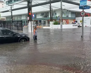 Inmet emite alerta vermelho para AL com previsão de fortes chuvas e ventos de até 100 km/h